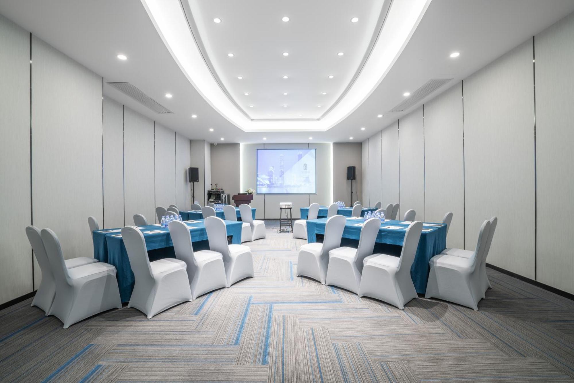Victoria Hotel Guangzhou Zhujiang New Town Bagian luar foto